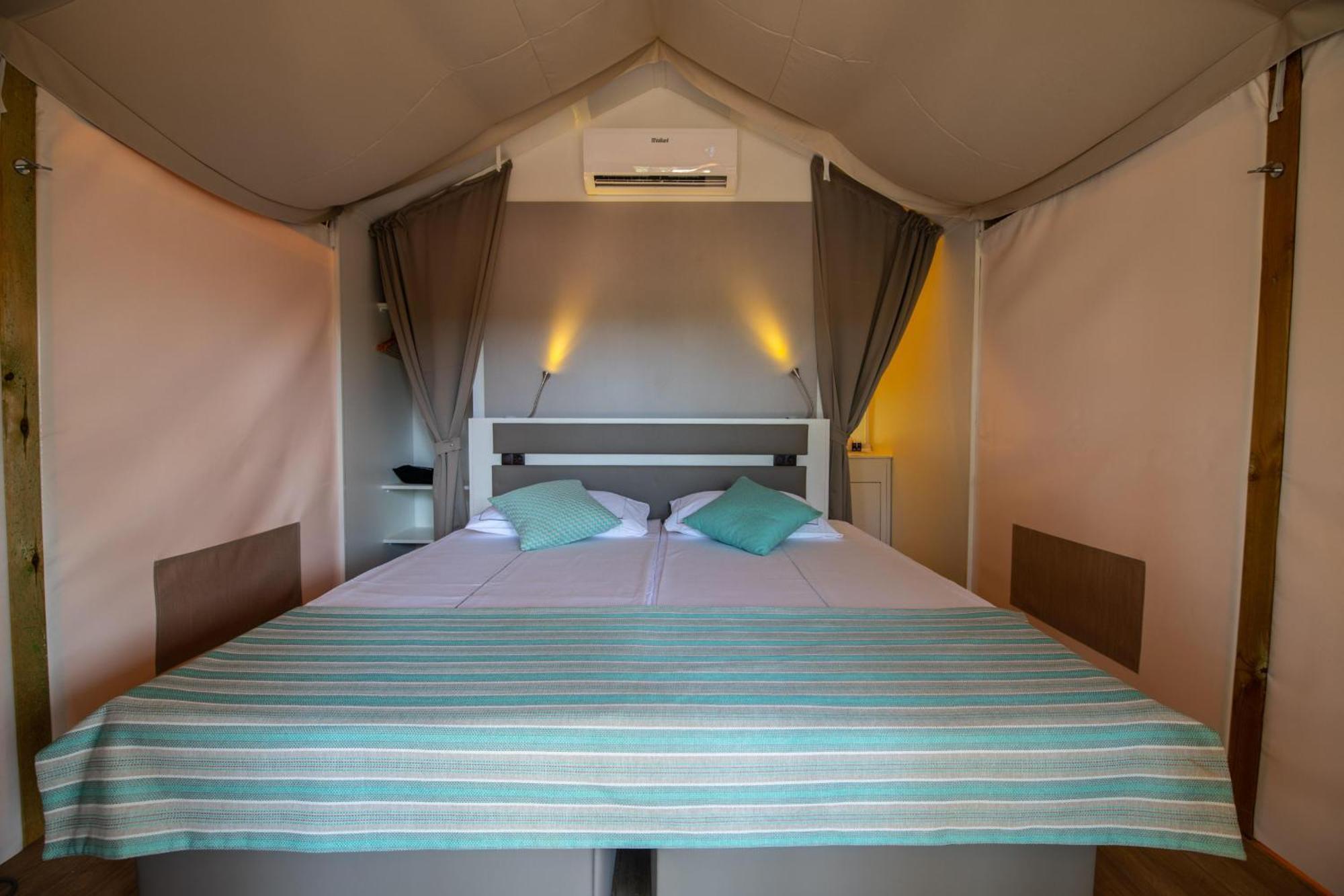 Hotel Arena One 99 Glamping Pula Exterior foto