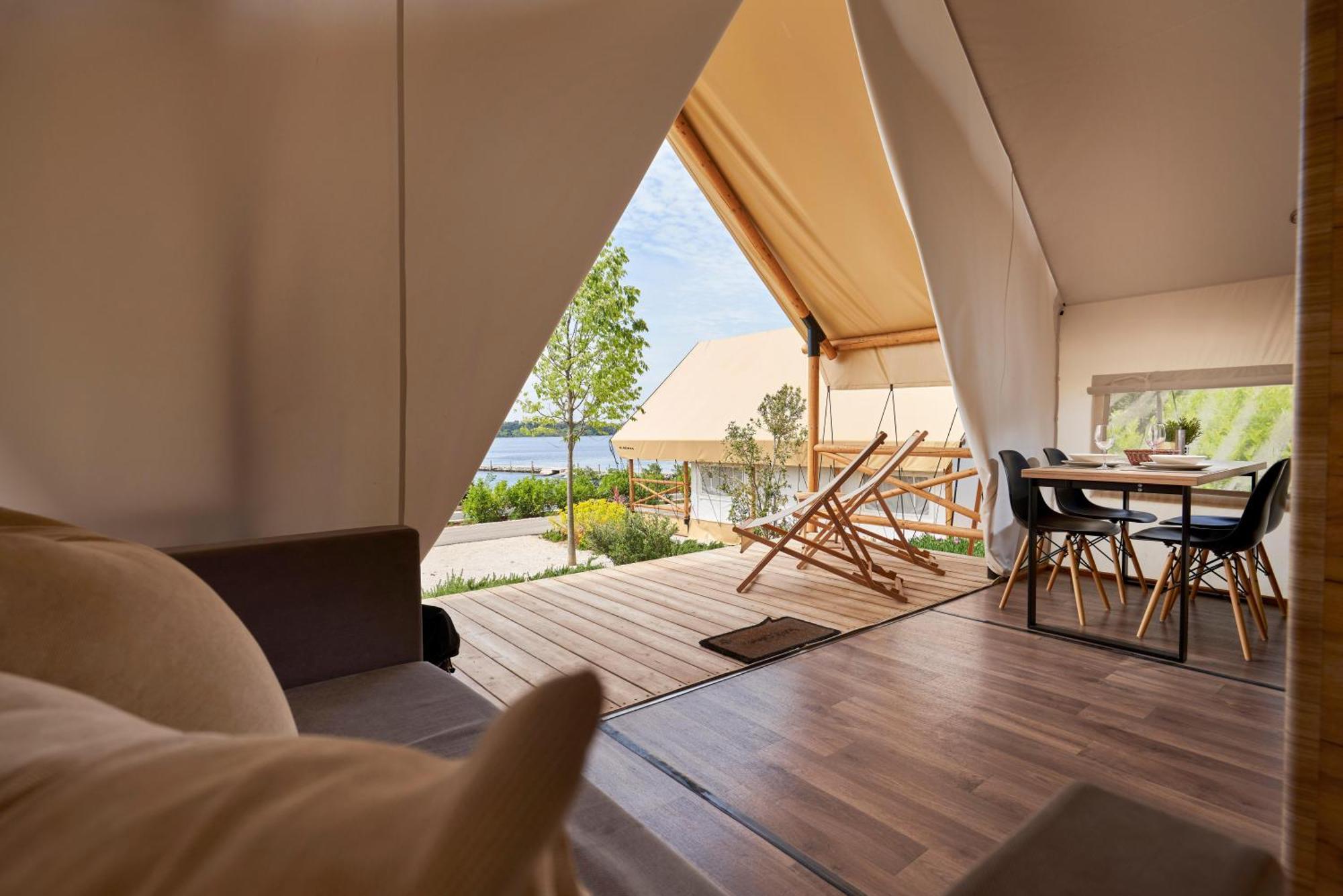 Hotel Arena One 99 Glamping Pula Exterior foto